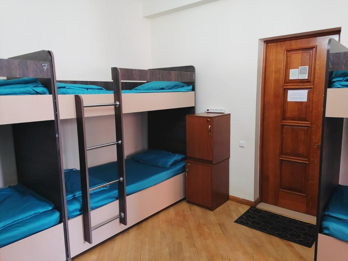 Arevahostel&Apartment Єреван Екстер'єр фото