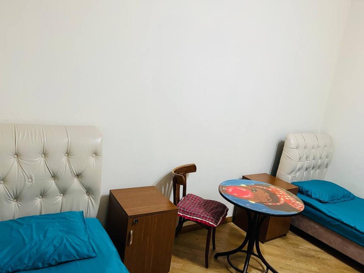 Arevahostel&Apartment Єреван Екстер'єр фото