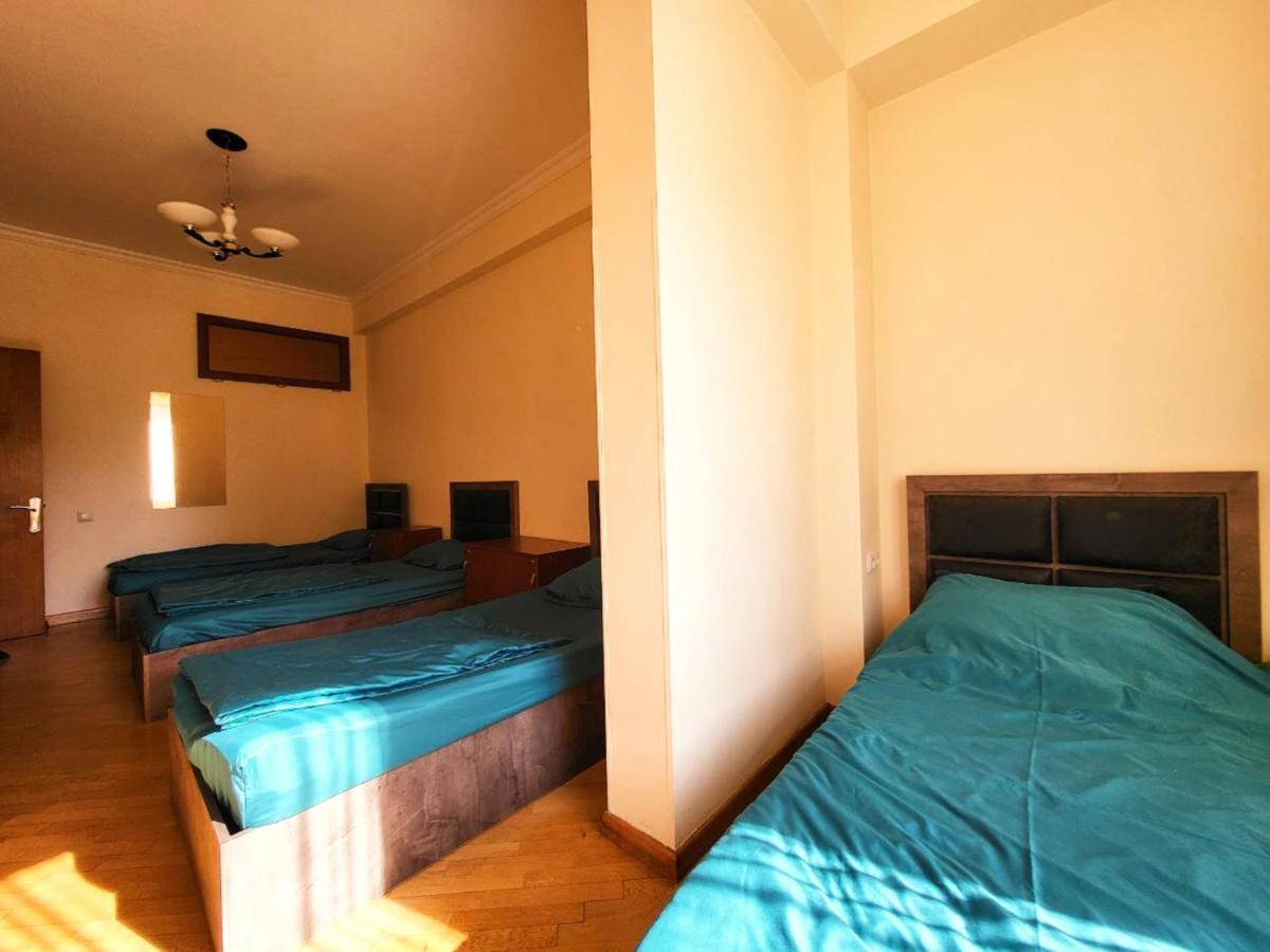 Arevahostel&Apartment Єреван Екстер'єр фото