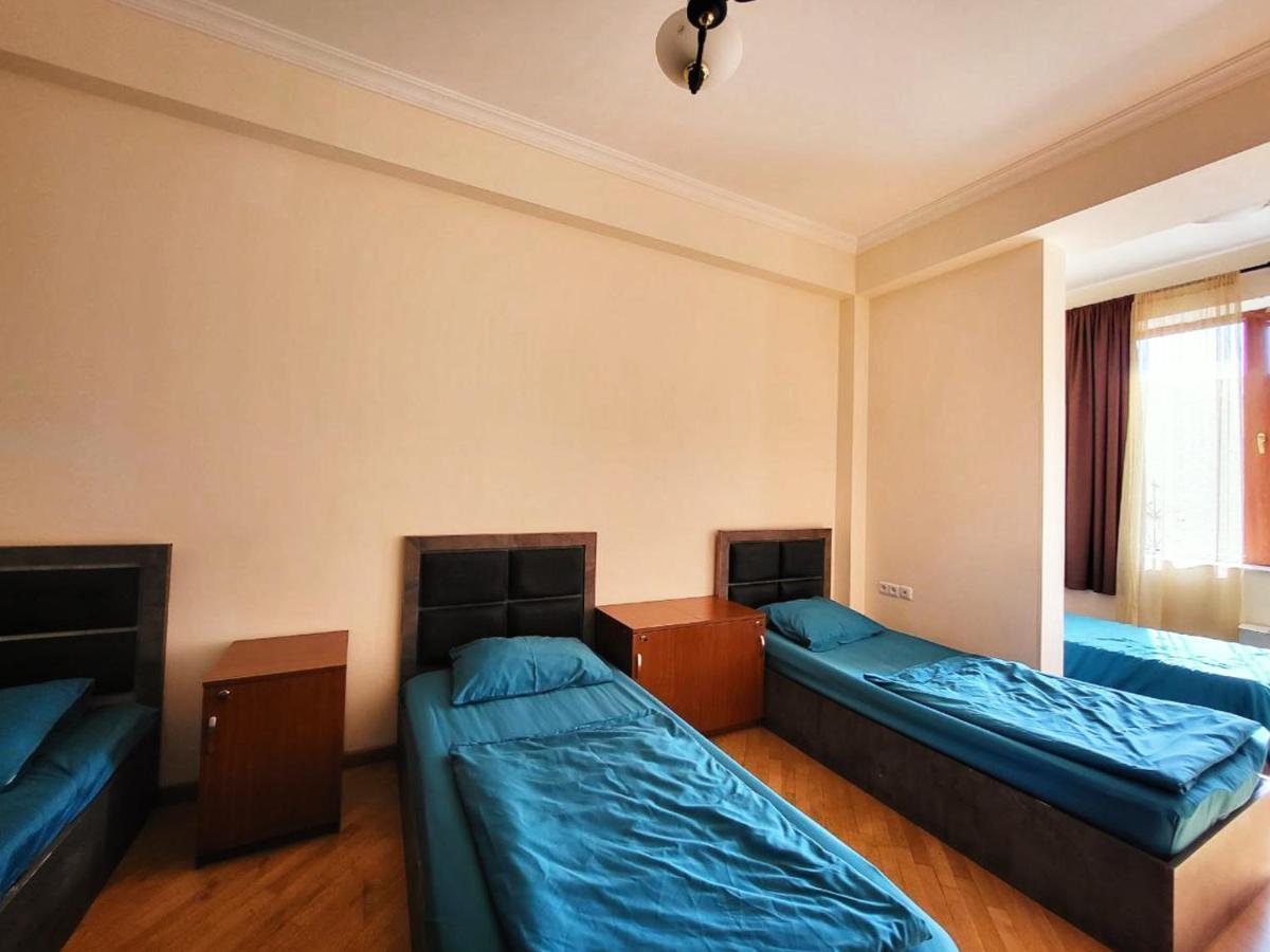 Arevahostel&Apartment Єреван Екстер'єр фото